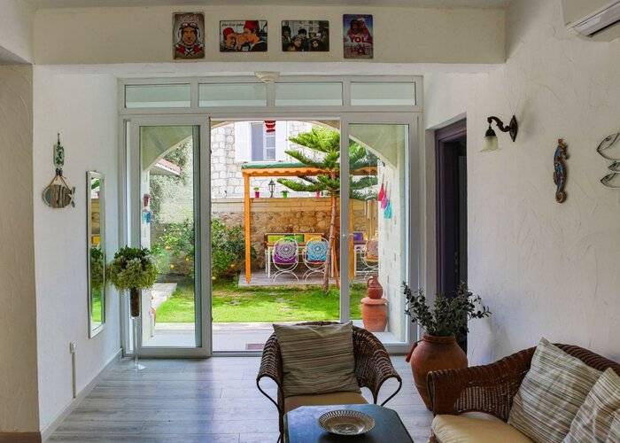 No Onbir Alacati