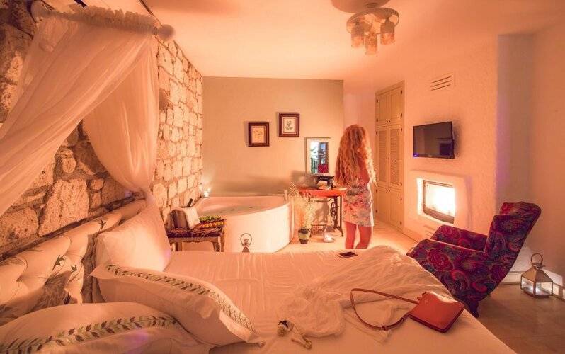 Palas Alacati (Adults Only 16+)