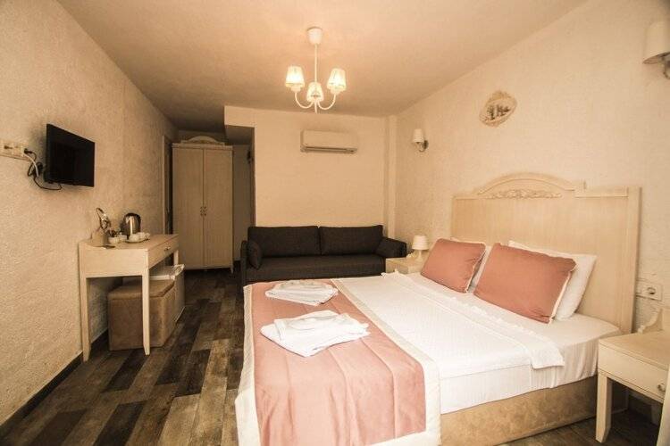 Sandal Alaçatı (Adults Only 12+)