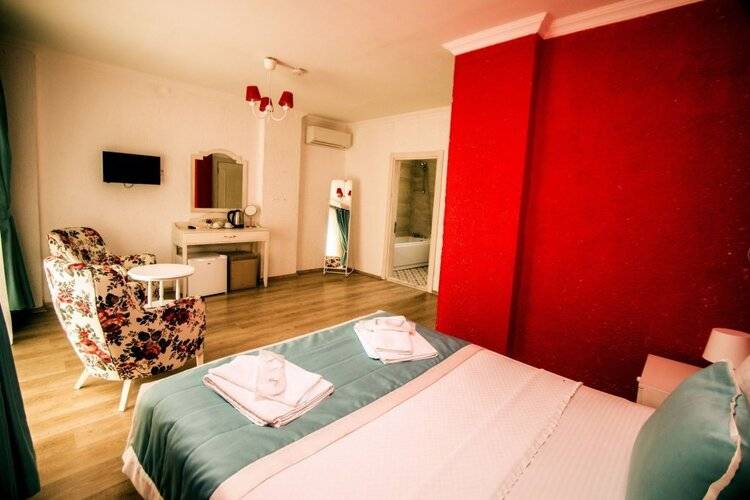 Sandal Alaçatı (Adults Only 12+)