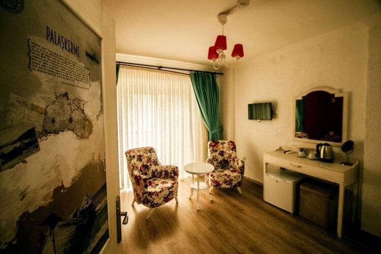 Sandal Alaçatı (Adults Only 12+)