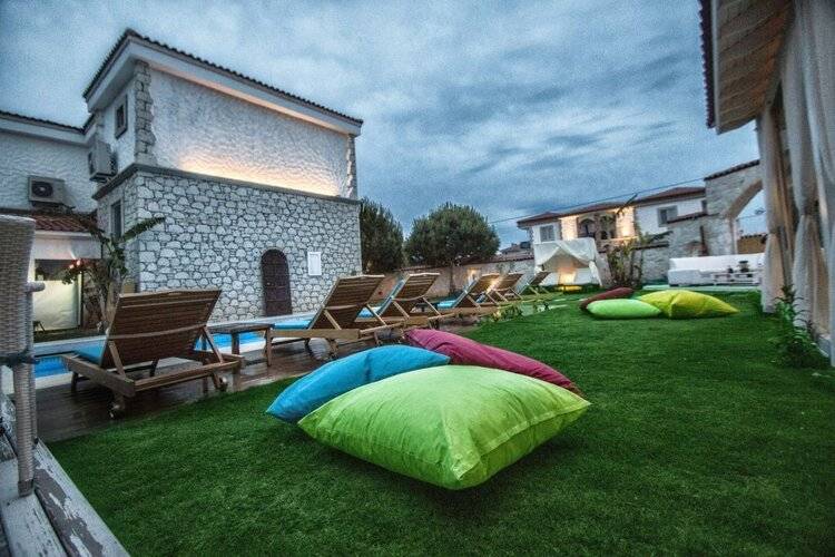 Sandal Alaçatı (Adults Only 12+)