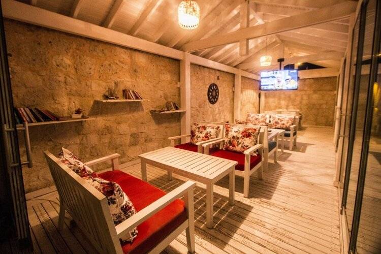 Sandal Alaçatı (Adults Only 12+)