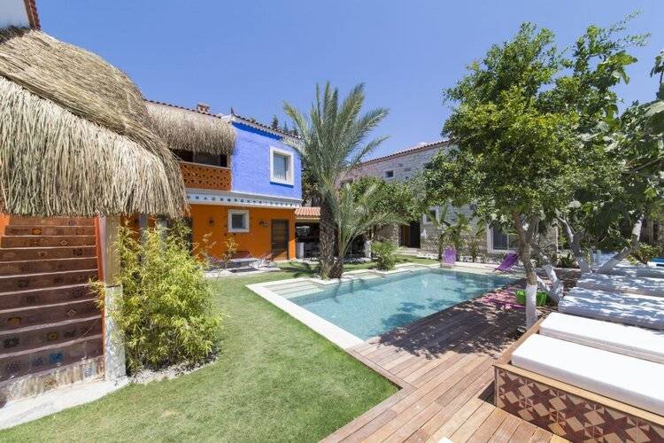 Hay Hotel (Adults Only 12+)