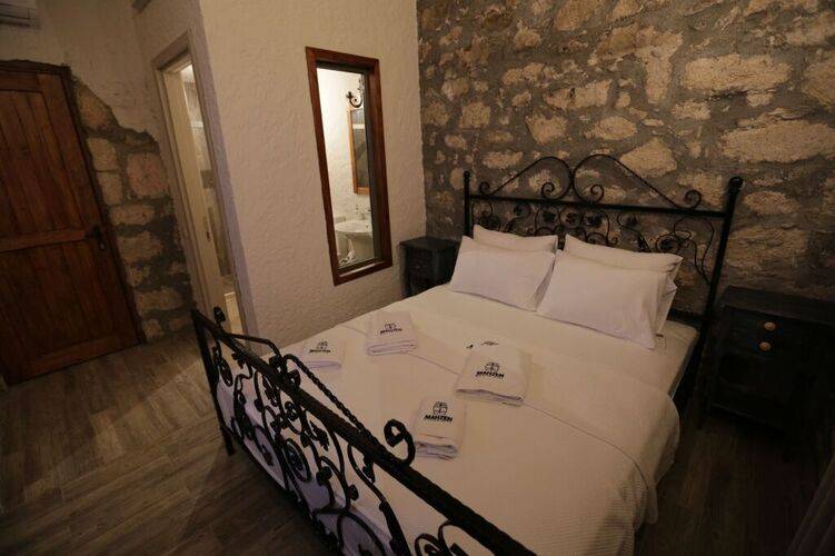 Mahzen Alacati (Adults Only 6+)