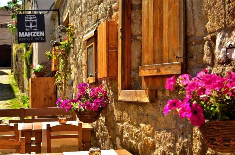 Mahzen Alacati (Adults Only 6+)