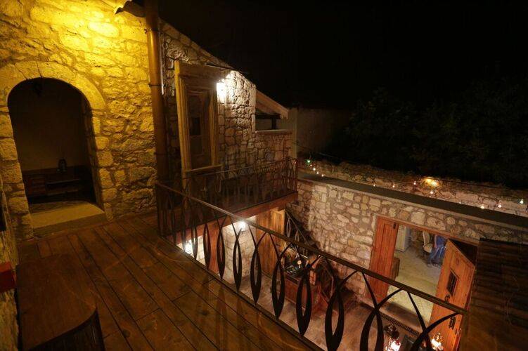 Mahzen Alacati (Adults Only 6+)