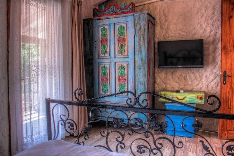 Mahzen Alacati (Adults Only 6+)