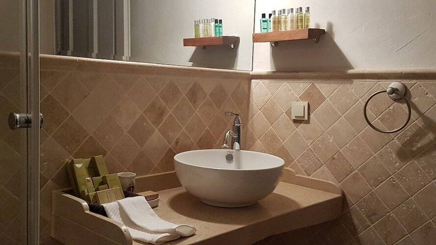 Rebetiko Hotel