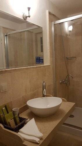 Rebetiko Hotel