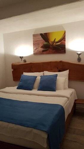 Rebetiko Hotel