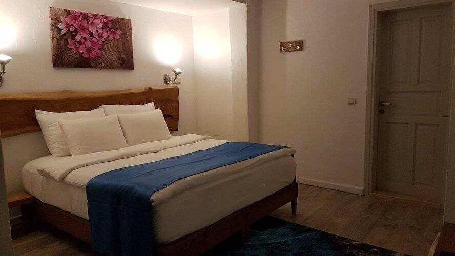 Rebetiko Hotel