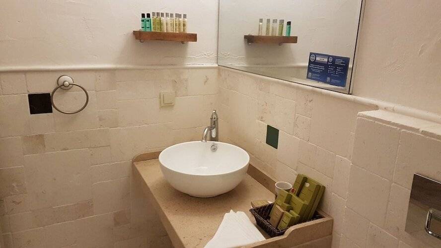 Rebetiko Hotel