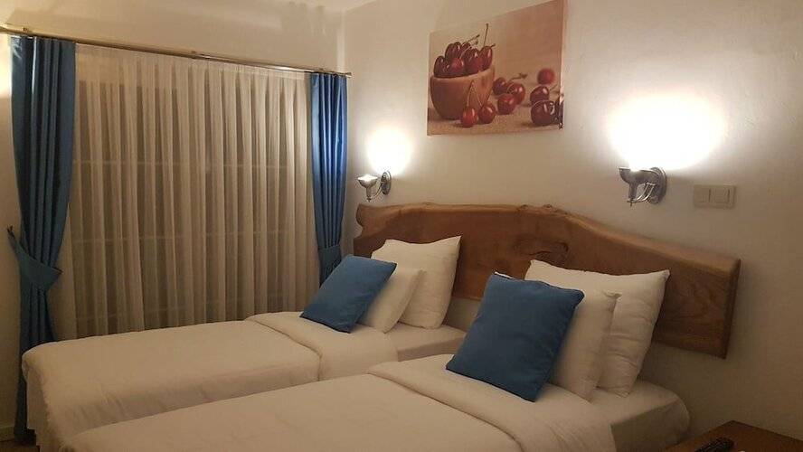 Rebetiko Hotel