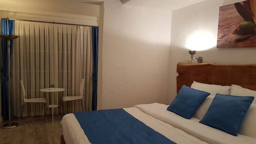 Rebetiko Hotel