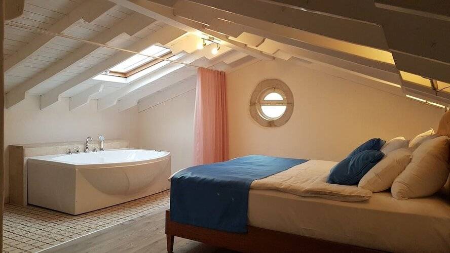 Rebetiko Hotel