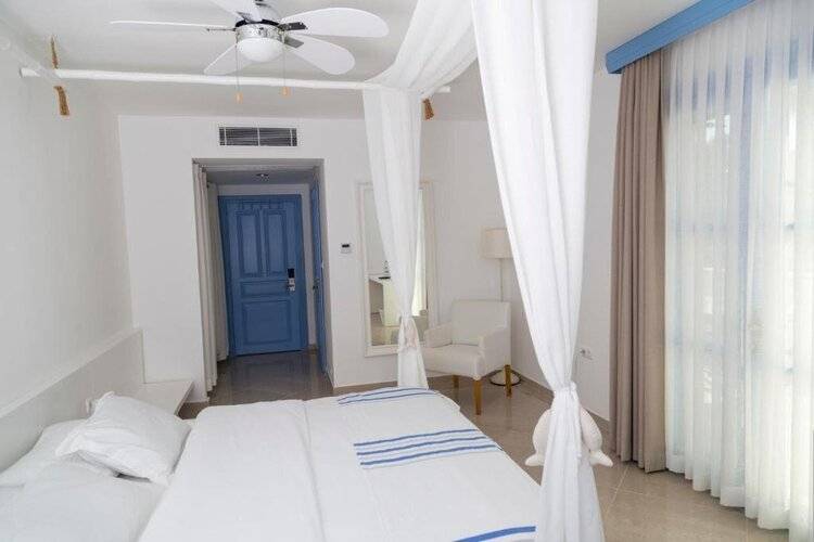 Port Alacati Hotel