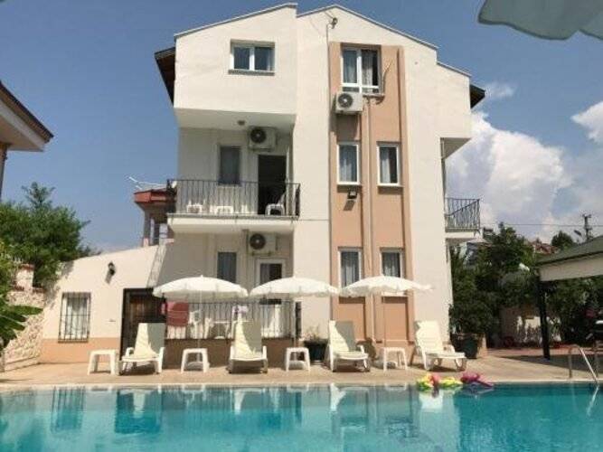 Cam Hotel