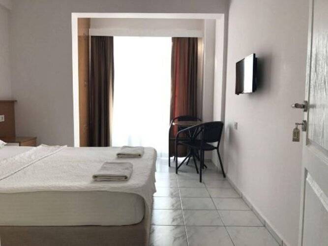 Cam Hotel
