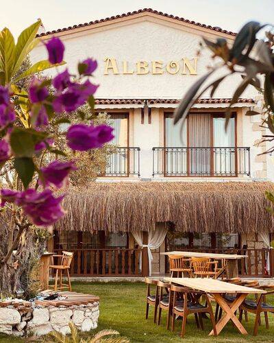 Albeon Hotel