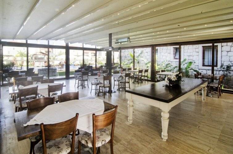 Albeon Hotel