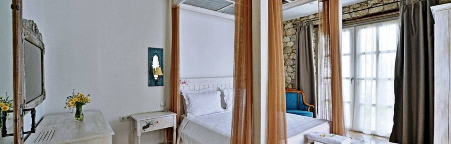 Bay C Hotel
