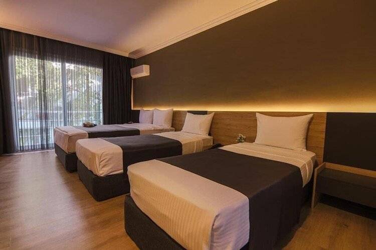 Отель Grand Faik Çeşme