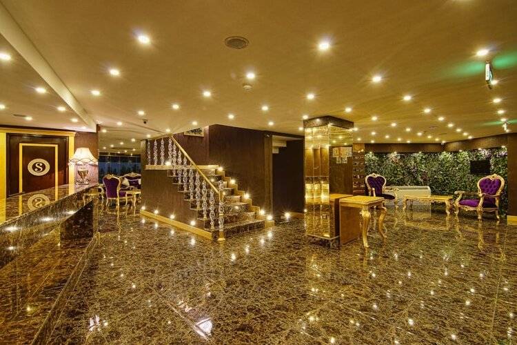 S White Hotel
