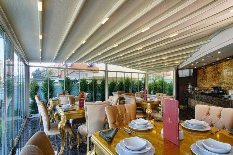 S White Hotel