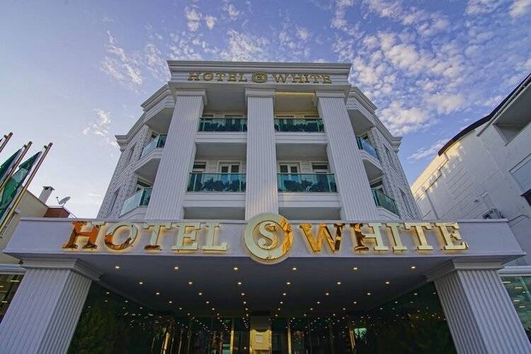 S White Hotel