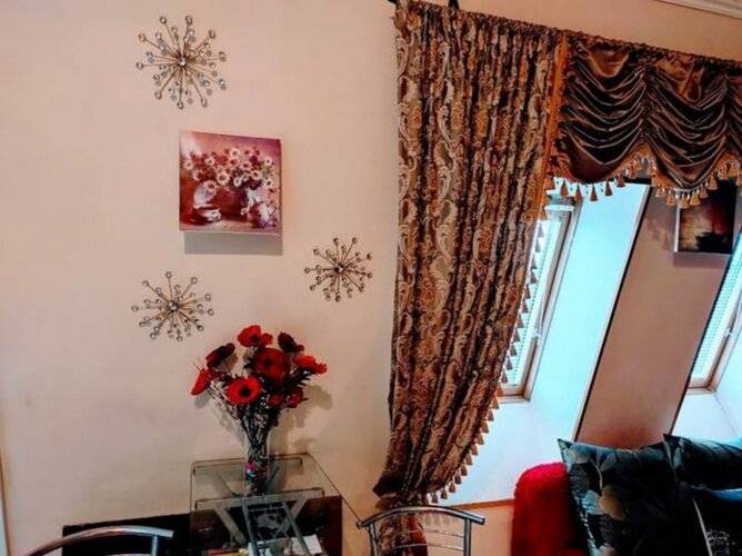 Дом С Прекрасным Видом На Зелёный Парк И Реку