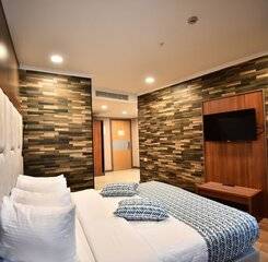 $item['hotel']['name']