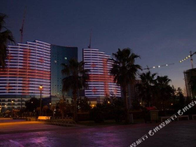 Grand Bellagio Batumi Convention & Casino Hotel (Eх. Legend)