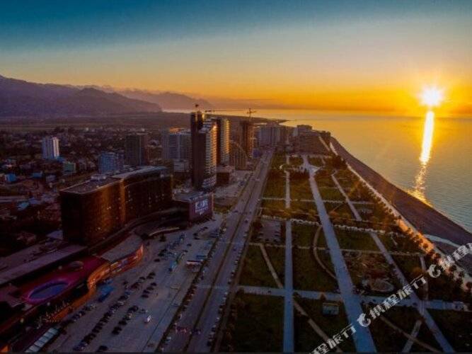 Grand Bellagio Batumi Convention & Casino Hotel (Eх. Legend)