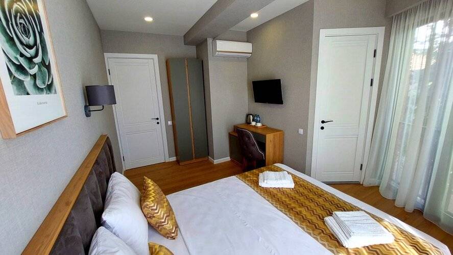Falcon Boutique Hotel