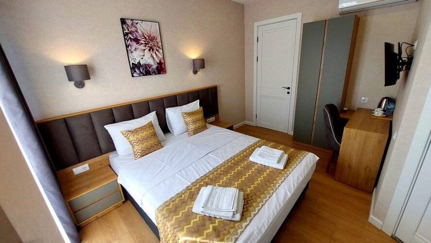 Falcon Boutique Hotel