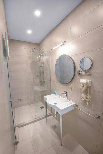 Meta Business Hotel