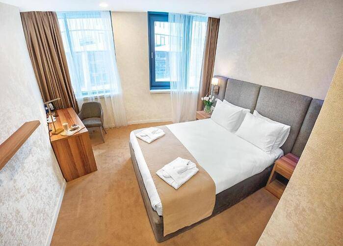 Meta Business Hotel
