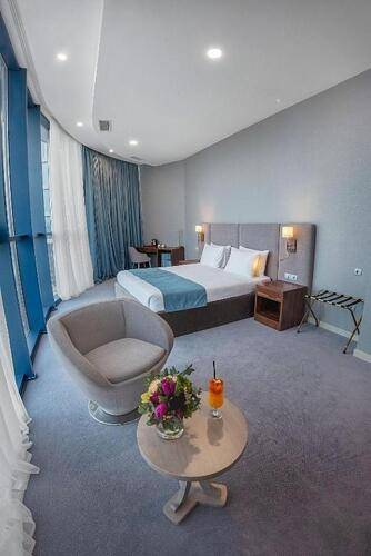 Meta Business Hotel