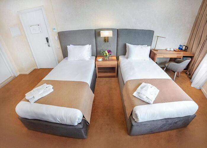 Meta Business Hotel