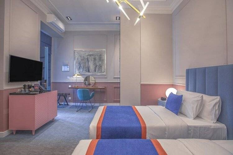 Heritage Hotel And Suites