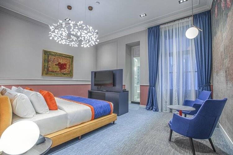 Heritage Hotel And Suites