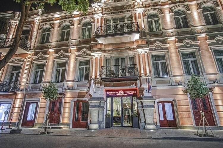 Heritage Hotel And Suites