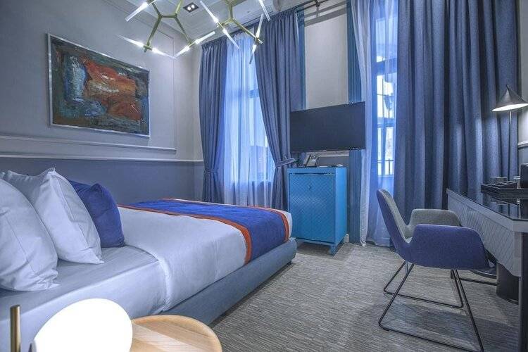 Heritage Hotel And Suites