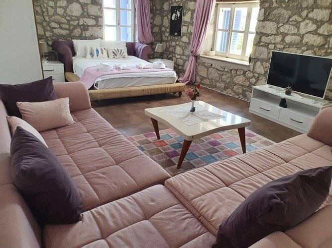 Leyla Suite