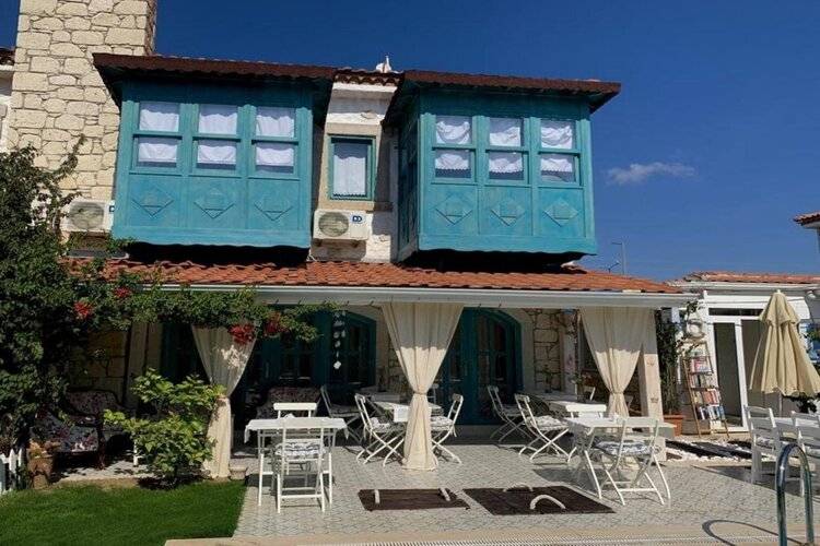 Windmill Alacati Boutique Hotel