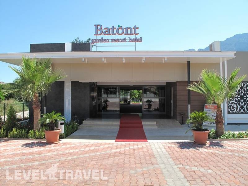 Фотография Omorfi Garden Resort Hotel (Ex. Royal Batont Hotel)