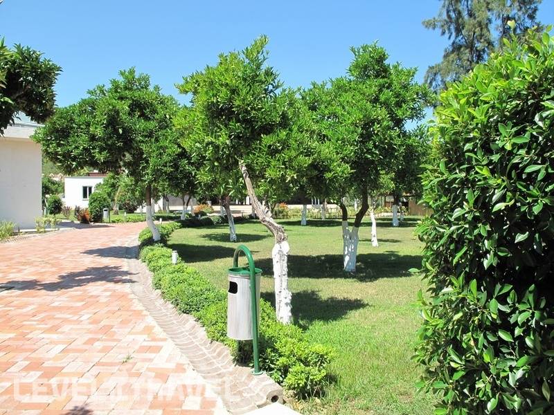 Фотография Omorfi Garden Resort Hotel (Ex. Royal Batont Hotel)