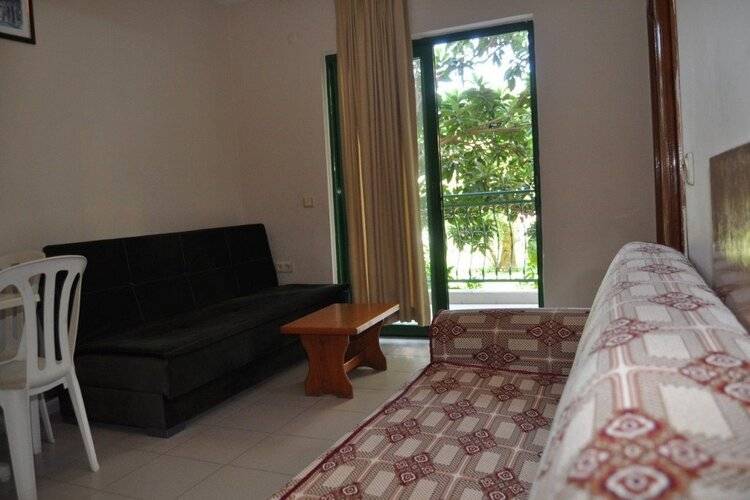 Hibiscus Garden Apart