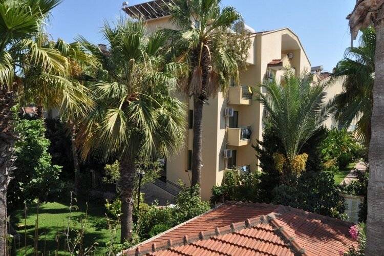 Hibiscus Garden Apart